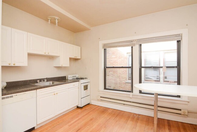 Foto del edificio - 1036 Dempster St