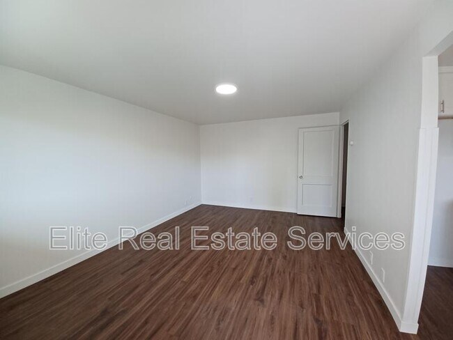 Foto del edificio - 239 Cottonwood Rd