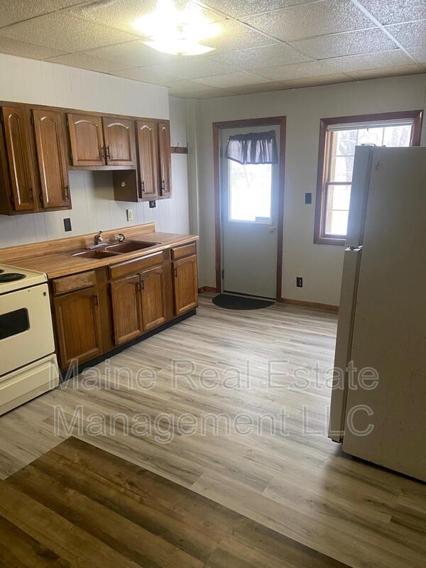 236 York St Unit 2, Bangor, ME 04401 Condo for Rent in Bangor, ME