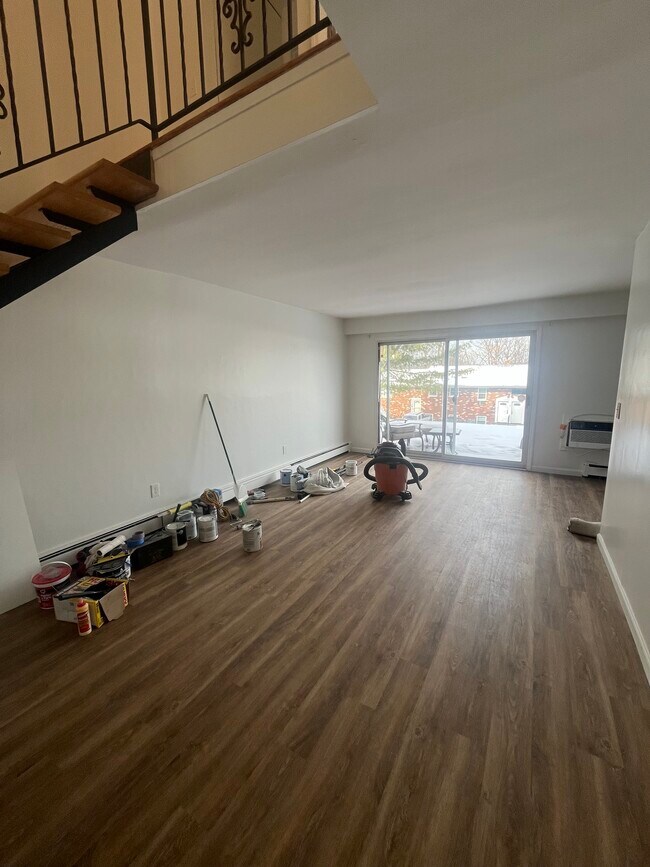 Foto del edificio - 14 Alpine Dr