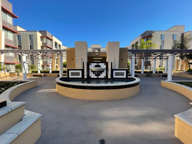 Building Photo - 360 W Avenue 26