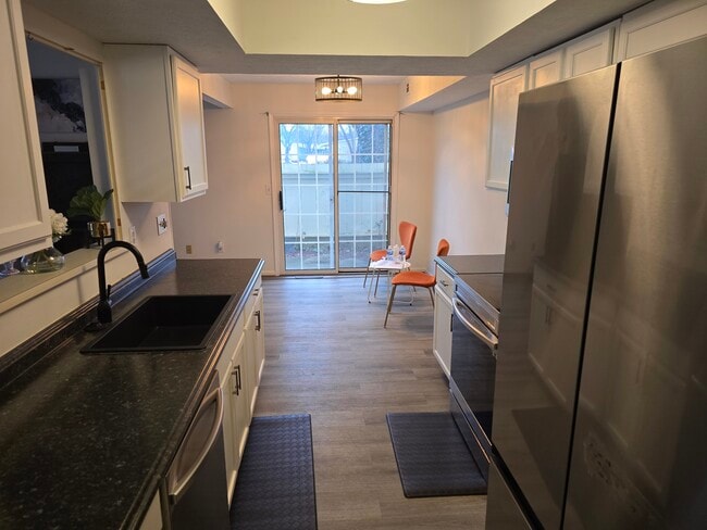 Photo - 2059 Foxknoll Dr Townhome