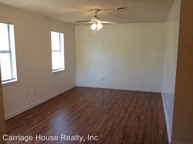 Building Photo - 101-103 St Andrews Ct