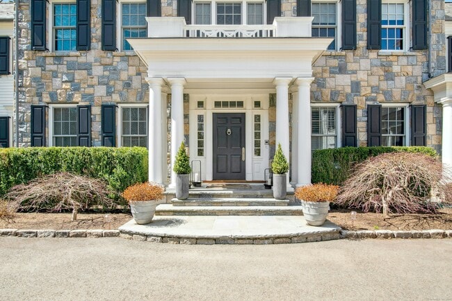 Foto del edificio - 584 West Rd