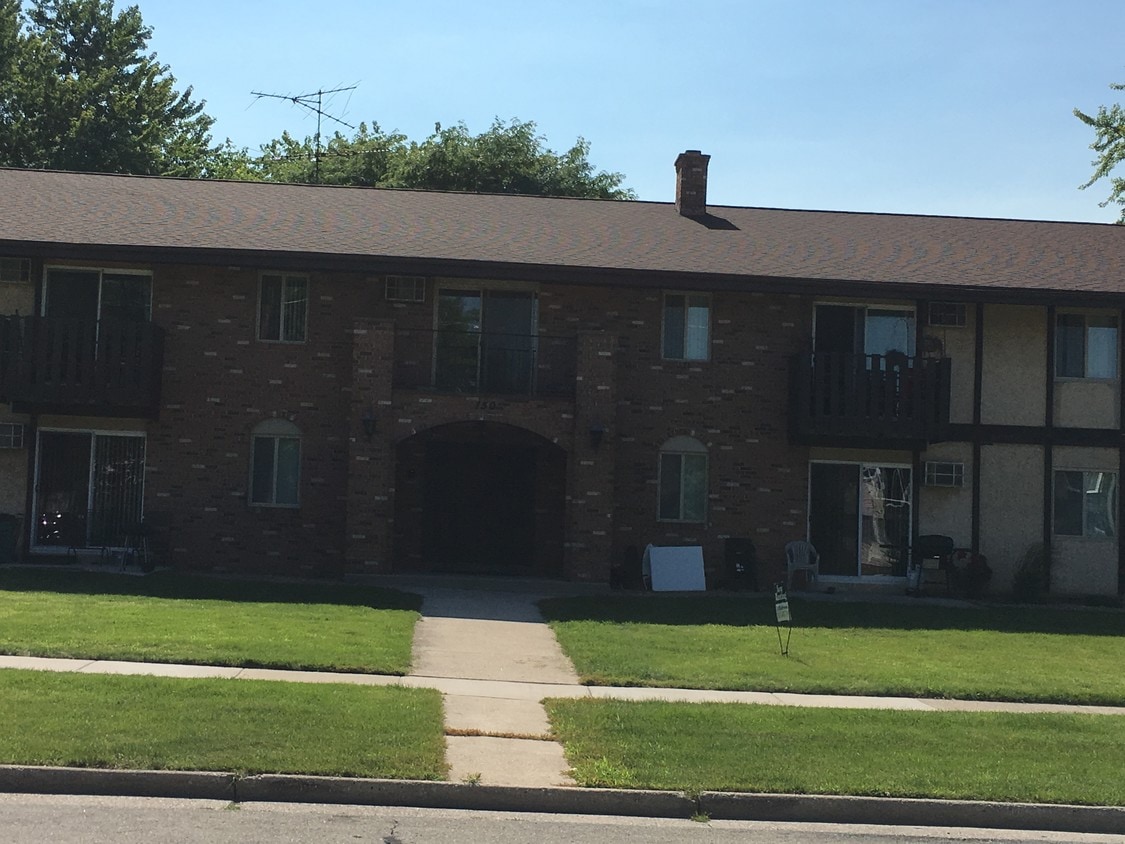 11 unit building privately owned - 150 S National Ave