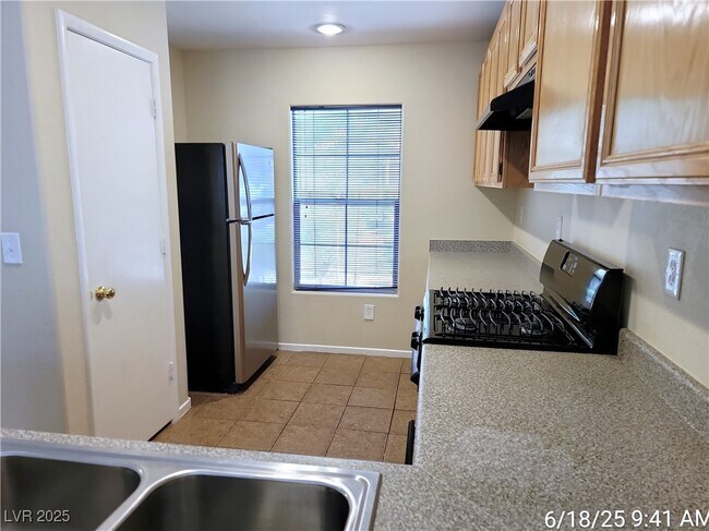 Foto del edificio - 7337 Ribbon Ridge Ave