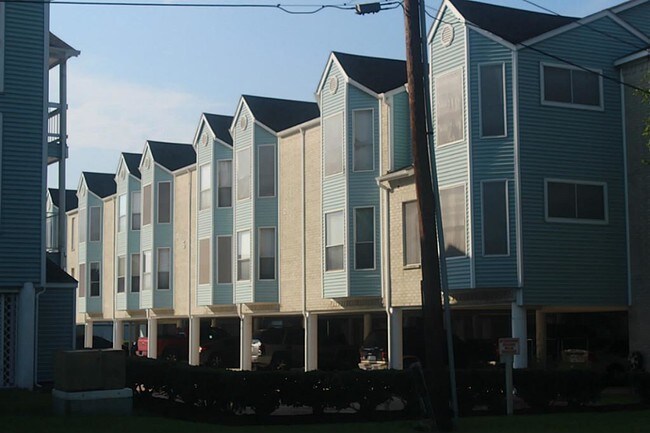 Building Photo - 18617 Egret Bay Blvd