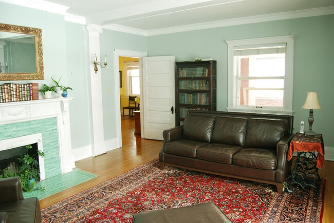 Building Photo - 203 Wallace Ave