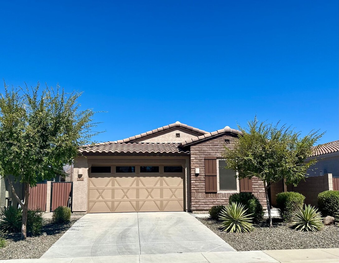 Primary Photo - Beautiful Home in Gold Canyon