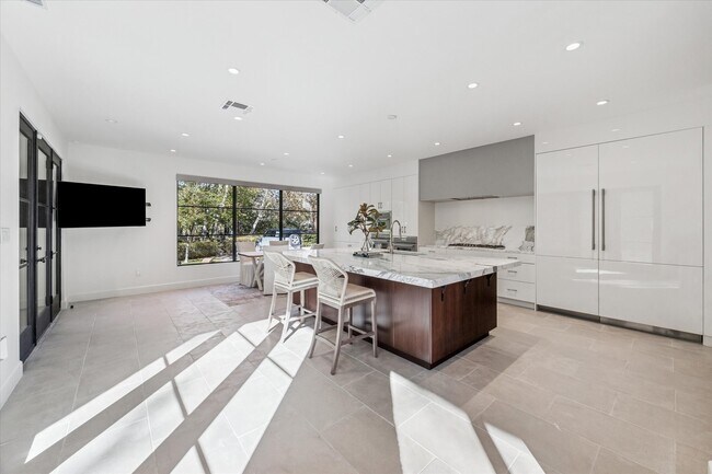 Foto del edificio - 10 S Briar Hollow Ln