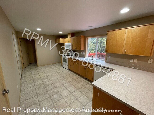 Foto del edificio - 4 br, 2.5 bath House - 8516 NE Sunnyside Dr