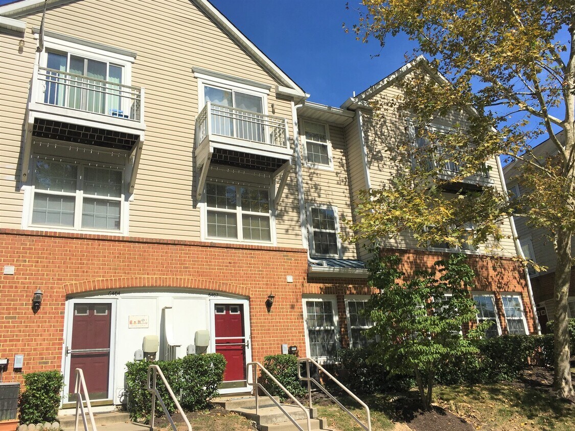 Primary Photo - Gorgeous 3 BR/3 BA Townhome in Elkridge!