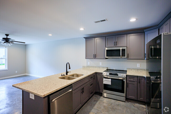 3BR, 1.5BA - 1200SF - Kitchen - 255 New Town Rd.