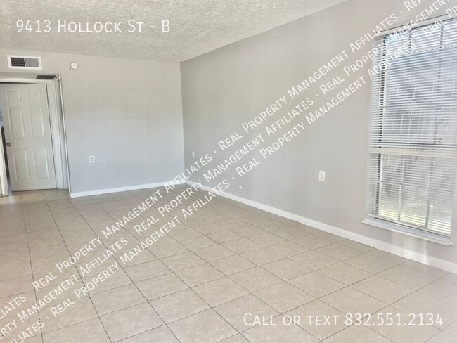 Building Photo - 9413 Hollock St