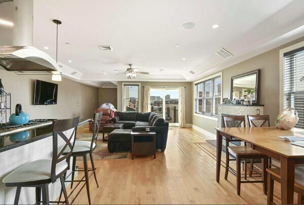 Building Photo - 254 W Broadway