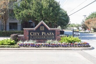 Building Photo - 1330 Old Spanish Trl