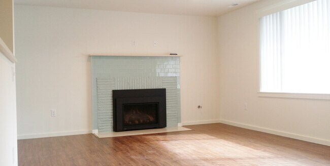 Foto del edificio - 3BD/1.5BA Shoreline Cottage