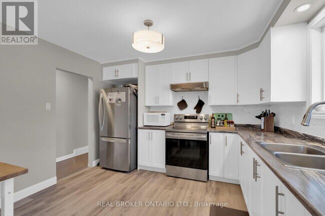 Photo du bâtiment - 1178 Clyde Ave.