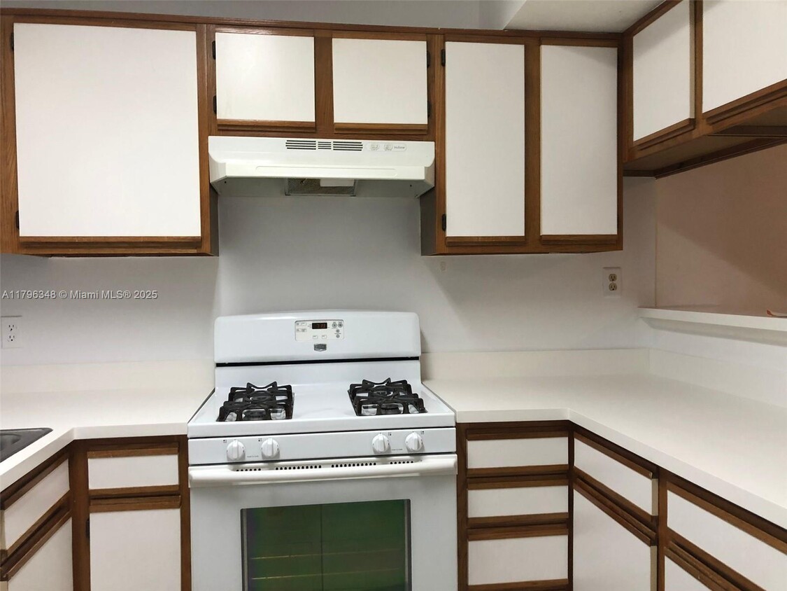 Building Photo - 15325 SW 106th Terrace
