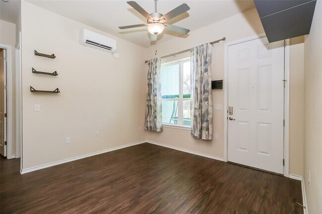 Foto del edificio - 8601 West Gate Blvd