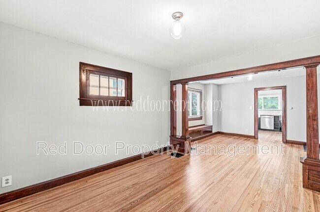 Building Photo - 942 E Tabor St