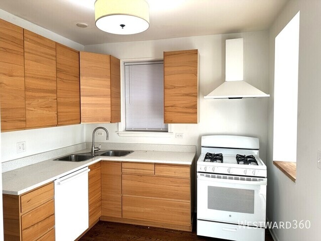 Foto del edificio - 2102 N Springfield Ave
