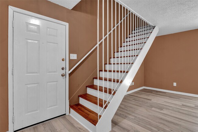 Foto del edificio - 5002 Blue Spruce Cir