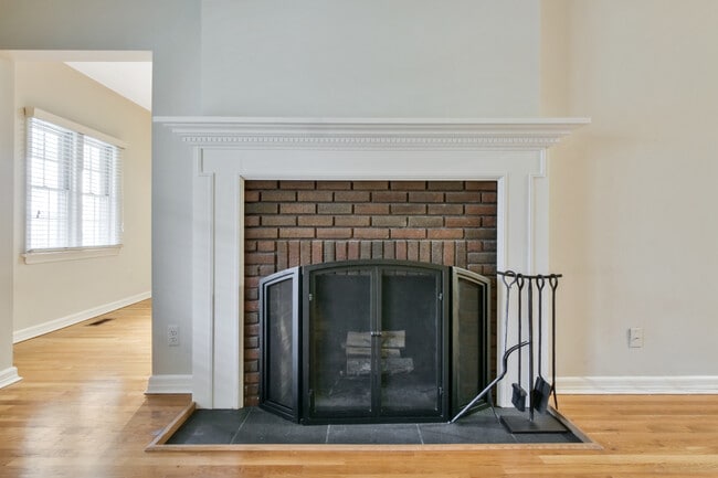 Building Photo - 232 Claremont Ave