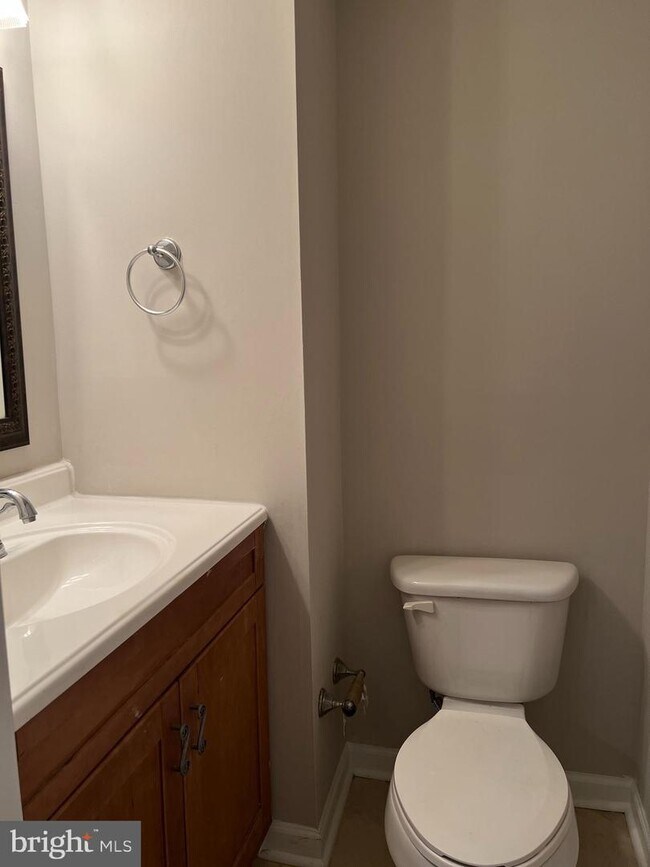 Building Photo - 8216 Red Wing Ct