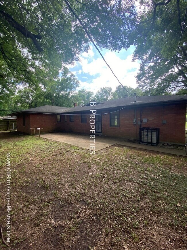 Building Photo - 4004 Spiegel Dr