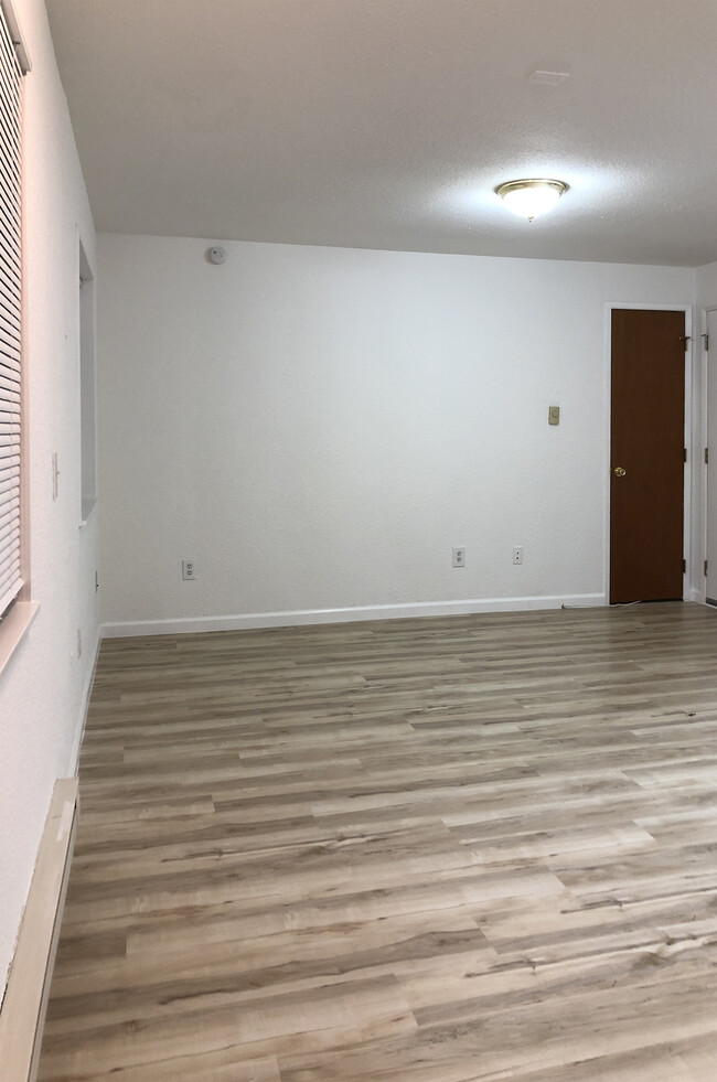 #D Living Room - 130 Maple Ave