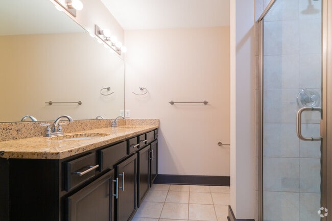 2BR, 2BA - 1,048SF - Primary Bathroom - Westport Woods