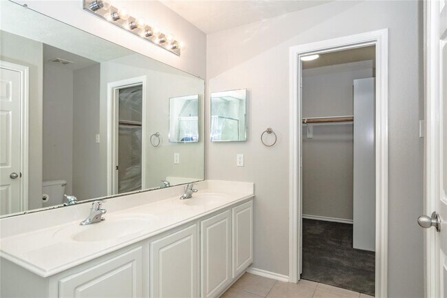 Building Photo - 63 S Burberry Park Cir