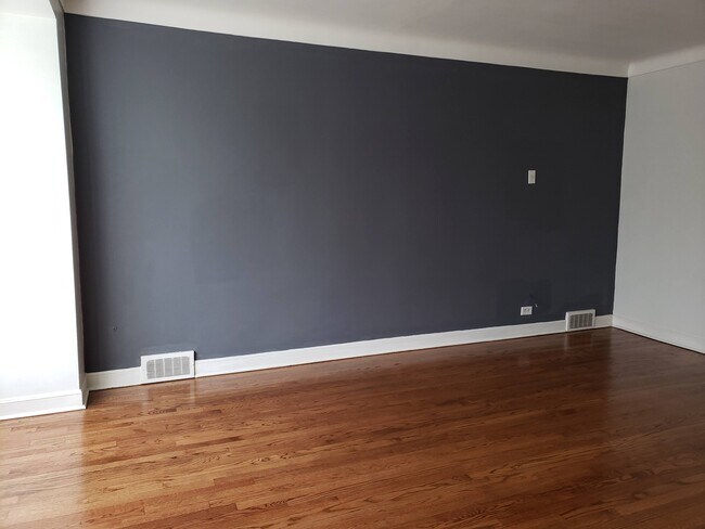 living room - 4158 W 57th Pl