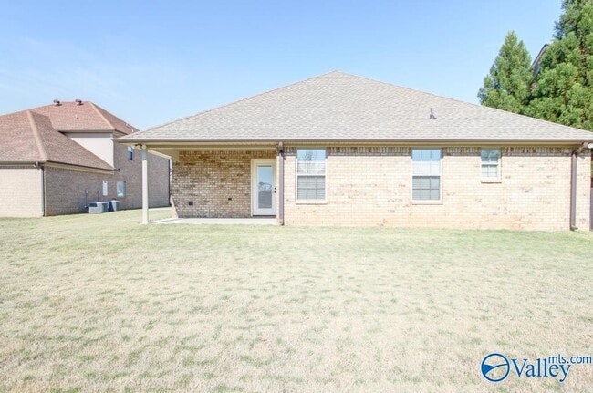 Building Photo - 25970 Fieldstone Dr