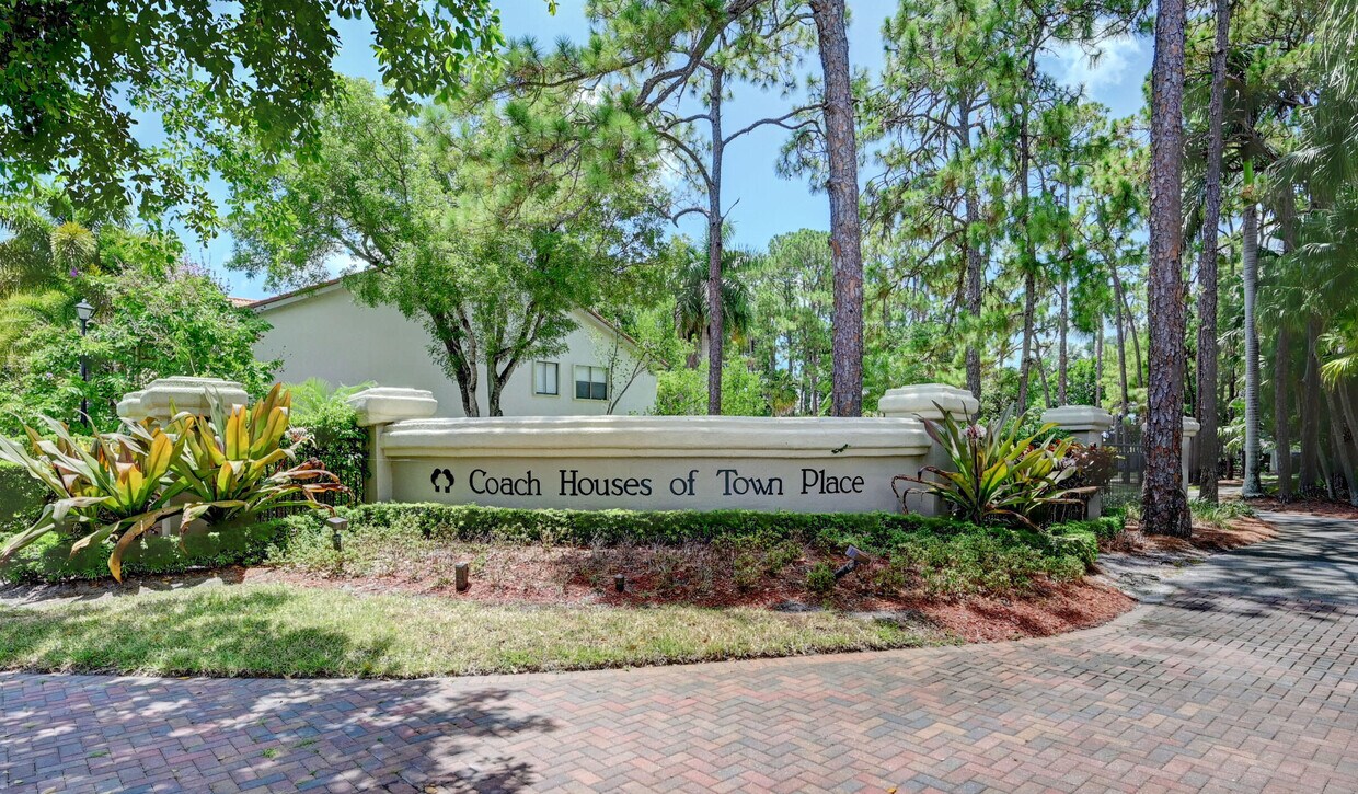 Foto principal - 5670 Coach House Cir