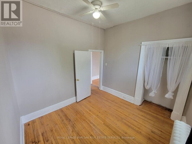 Building Photo - 303-303 E 19th St
