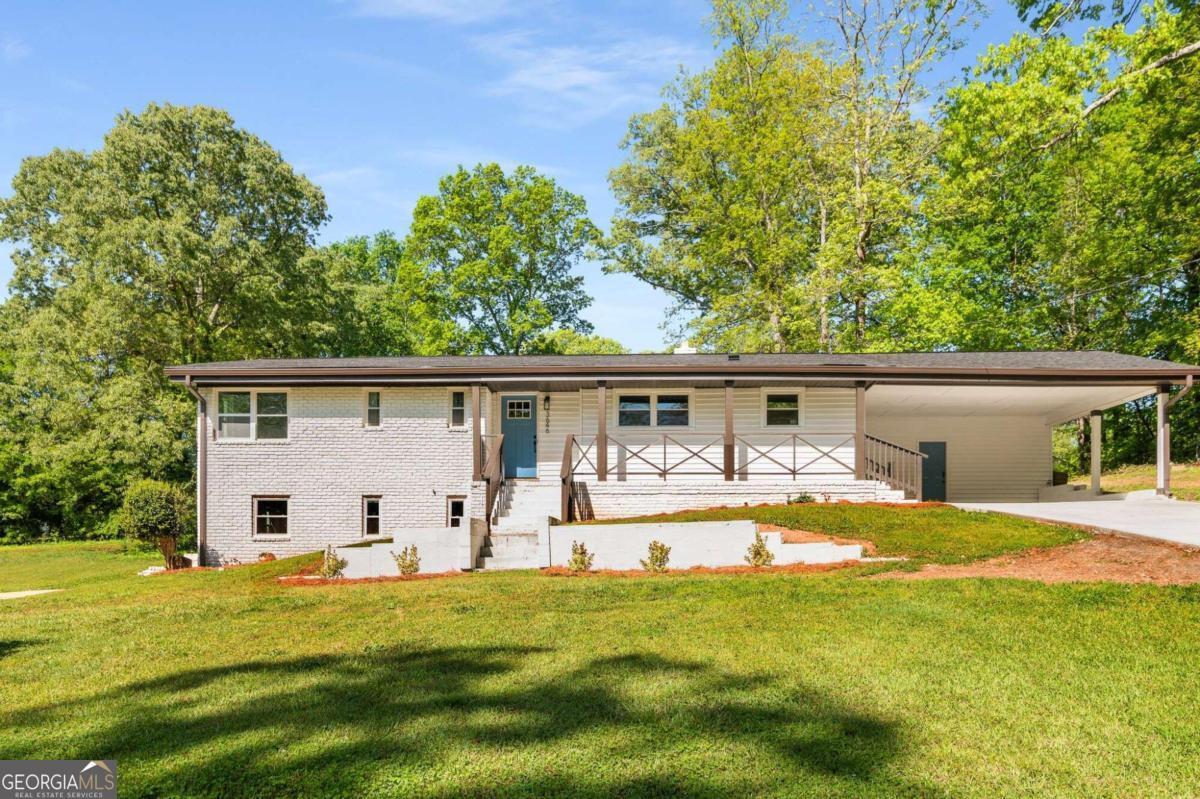 Foto principal - 3646 Rock Springs Dr
