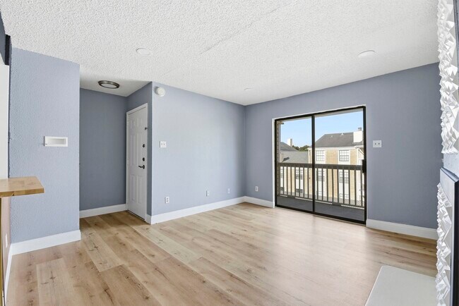 Foto del edificio - 2750 Holly Hall St