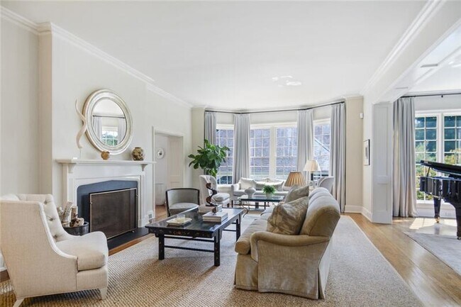 Foto del edificio - 22 Habersham Way NW