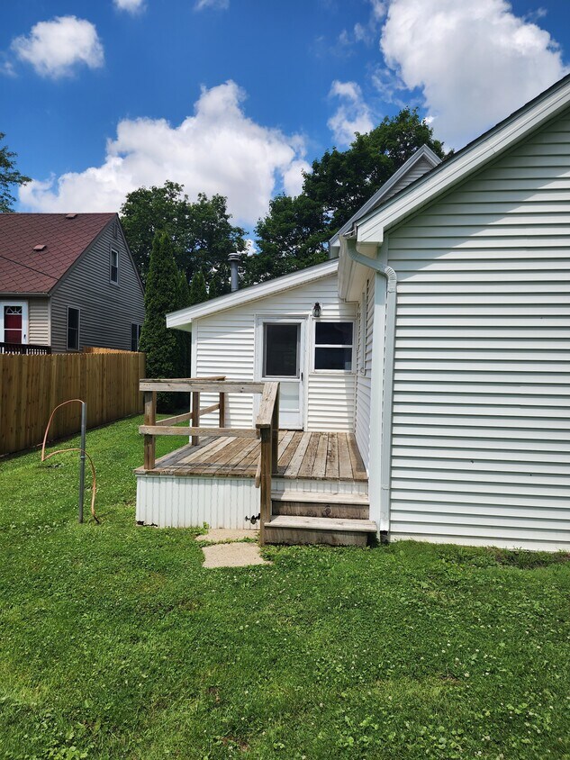 Foto principal - 102 S Bachus St