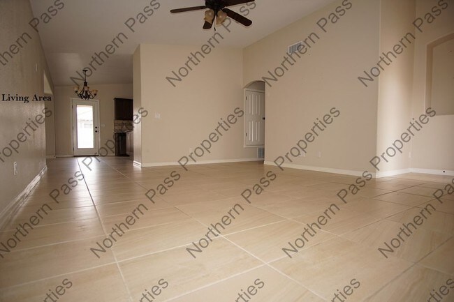 Foto del edificio - Beautiful 3 Bedroom Eastside Home