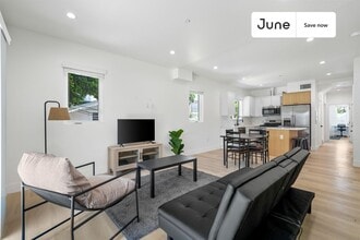 Building Photo - 1321 N June St