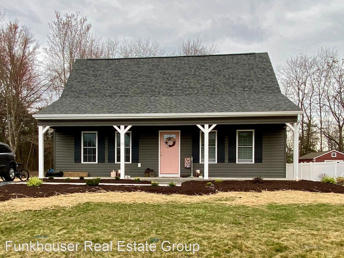 11 Evergreen Ct, Grottoes, VA 24441 House Rental in Grottoes, VA