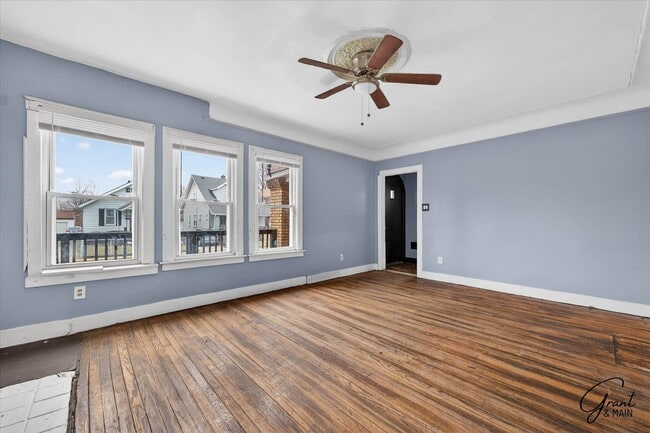 Building Photo - $1550 4 bedroom