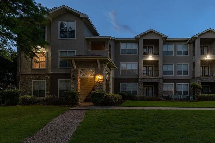 Foto principal - 4341 Horizon N Pkwy
