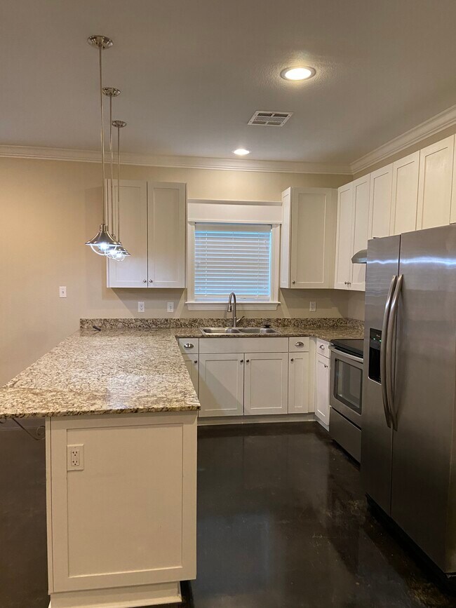 Building Photo - 5028 Jerry St