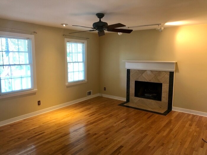 Building Photo - 5010 Forest Hills Dr