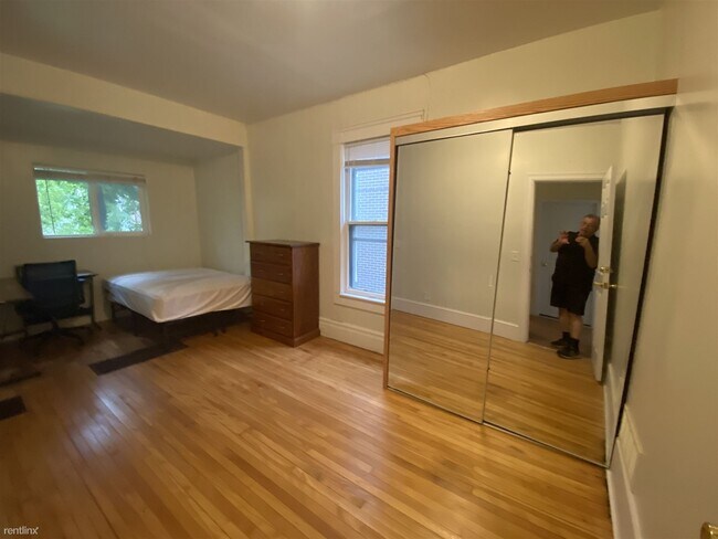 Building Photo - 6 br, 3 bath House - 509 Walnut St