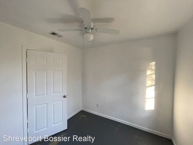 Building Photo - 3 br, 1.5 bath House - 7022 Amie St